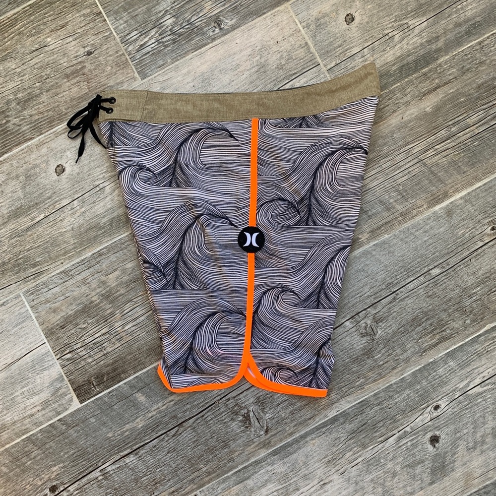 Hurley board shorts - Picture 6 of 6
